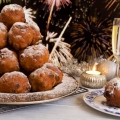 Oliebollen en appelbeignets te koop!